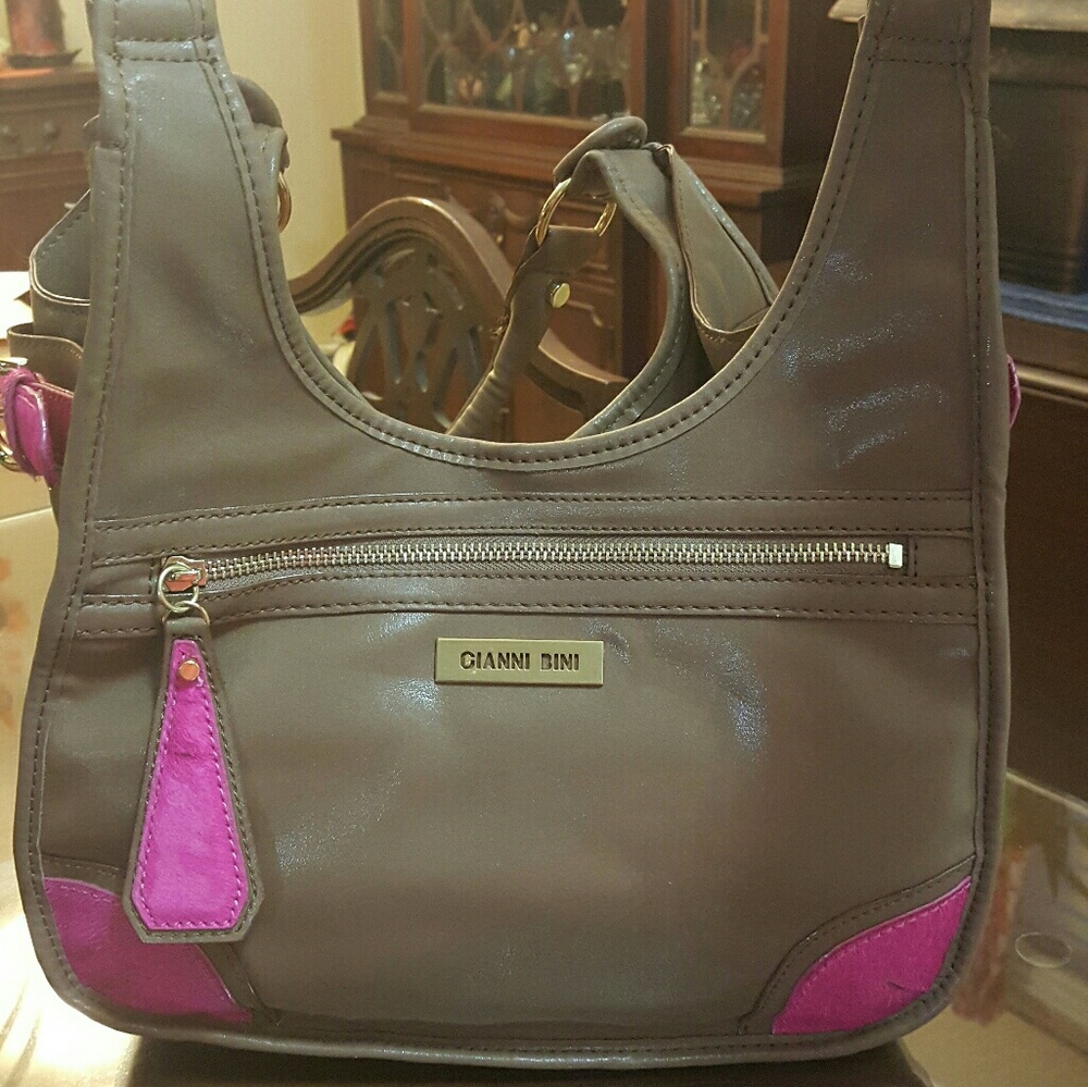 Gianni Bini purse with faux pink  cow hide/fur